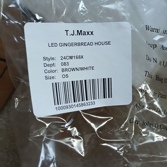 Cupcakes & Cashmere Lighted Gingerbread House - Picture 6 of 8